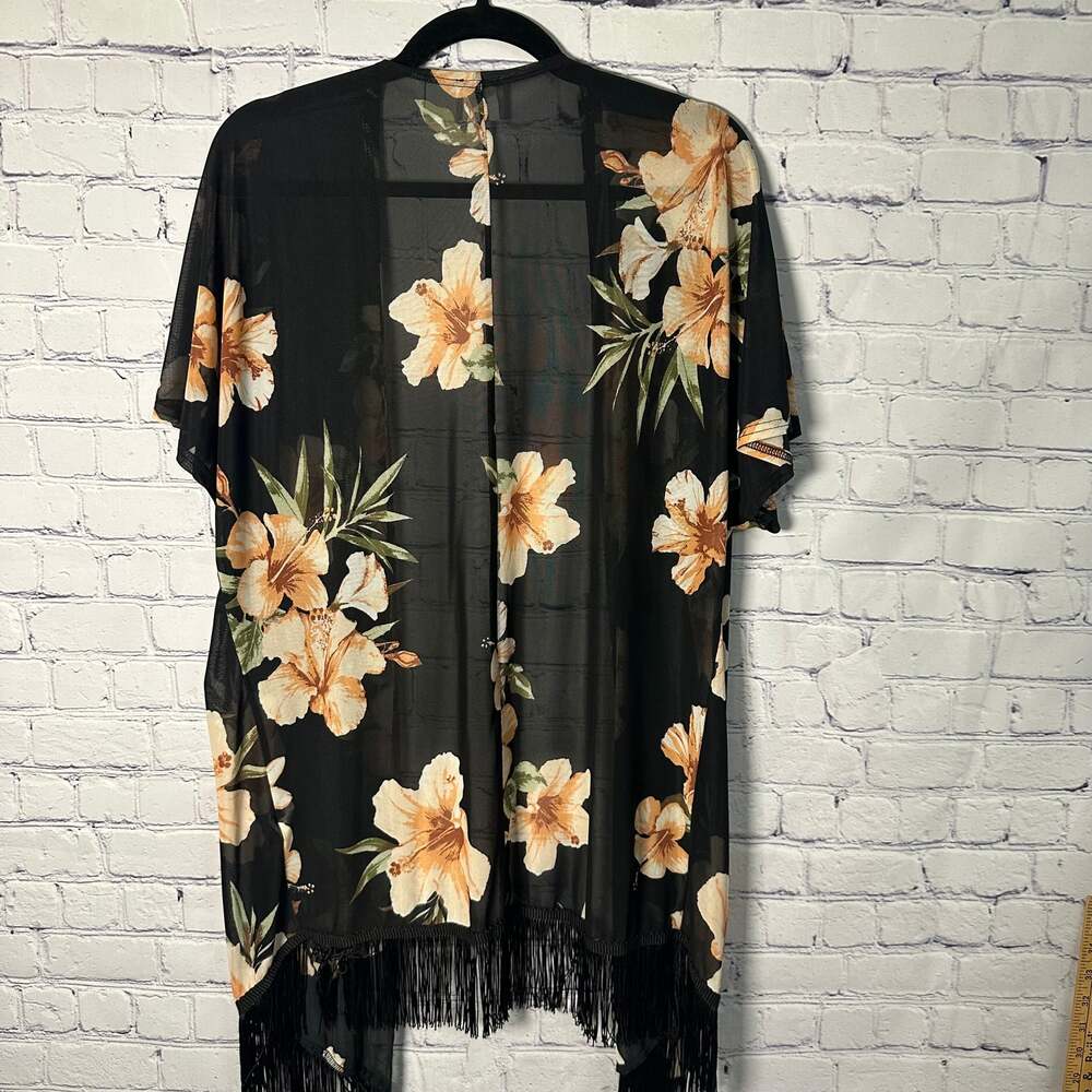 Siren Lily Maternity Black with Floral Sheer 3/4 Sleeve Kimono - Picture 2 of 4